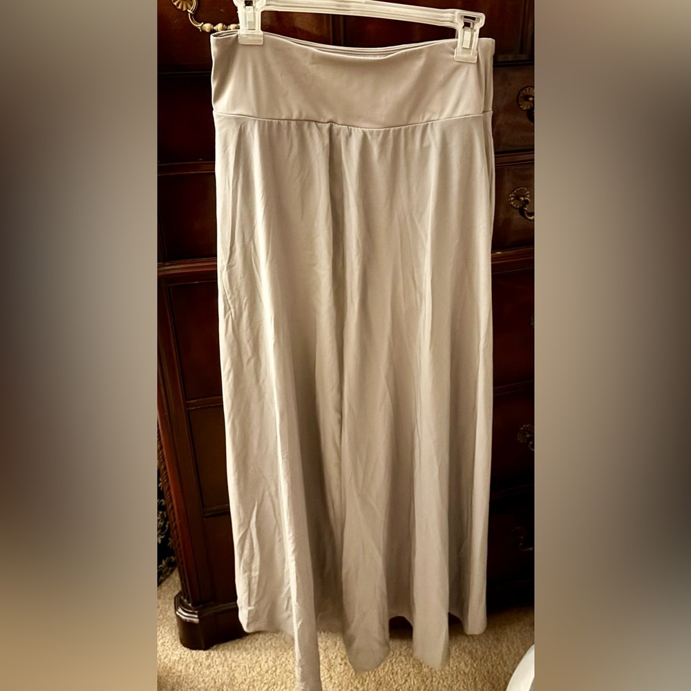 BNWT Halara 2-in-1 Flowy Maxi Skirt